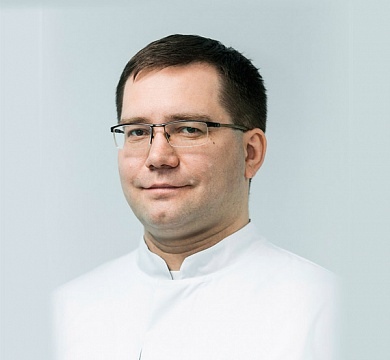Врач-рентгенолог кабинета МРТ Кузьмин Михаил Владимирович