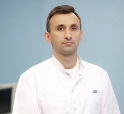 Врач-рентгенолог кабинета МРТ Салоникиди Гиорги Аристидович